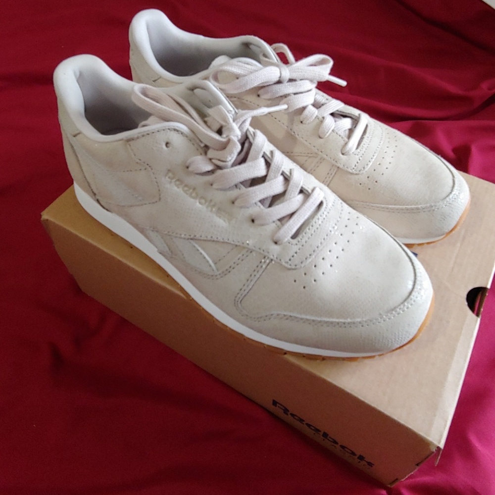 Reebok Classic tennis shoes